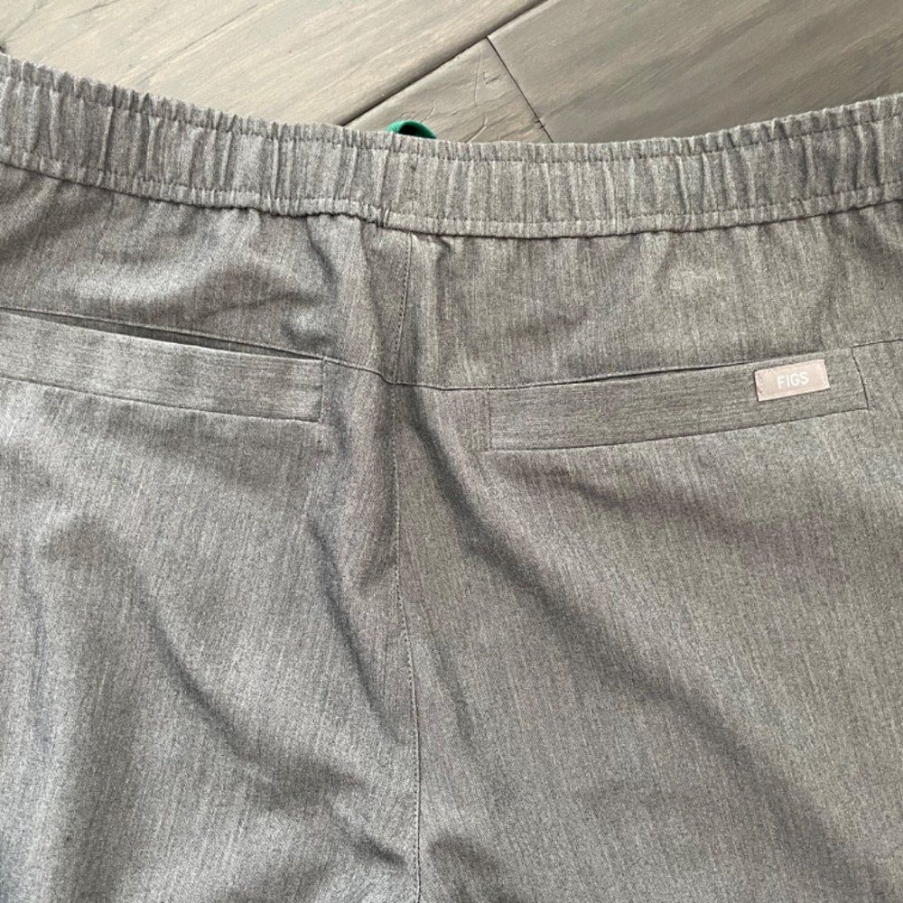 Gray Tansen Figs scrub pants - Picture 6 of 7